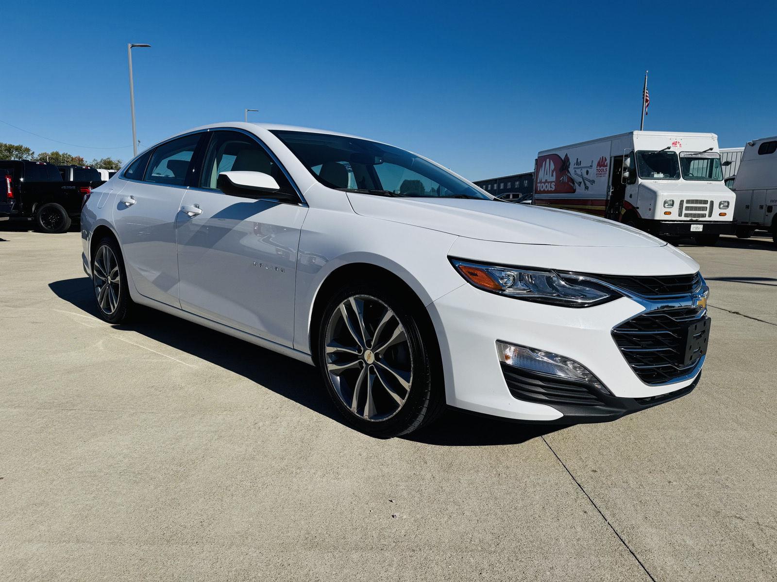 2024 Chevrolet Malibu LT with 2LT FWD