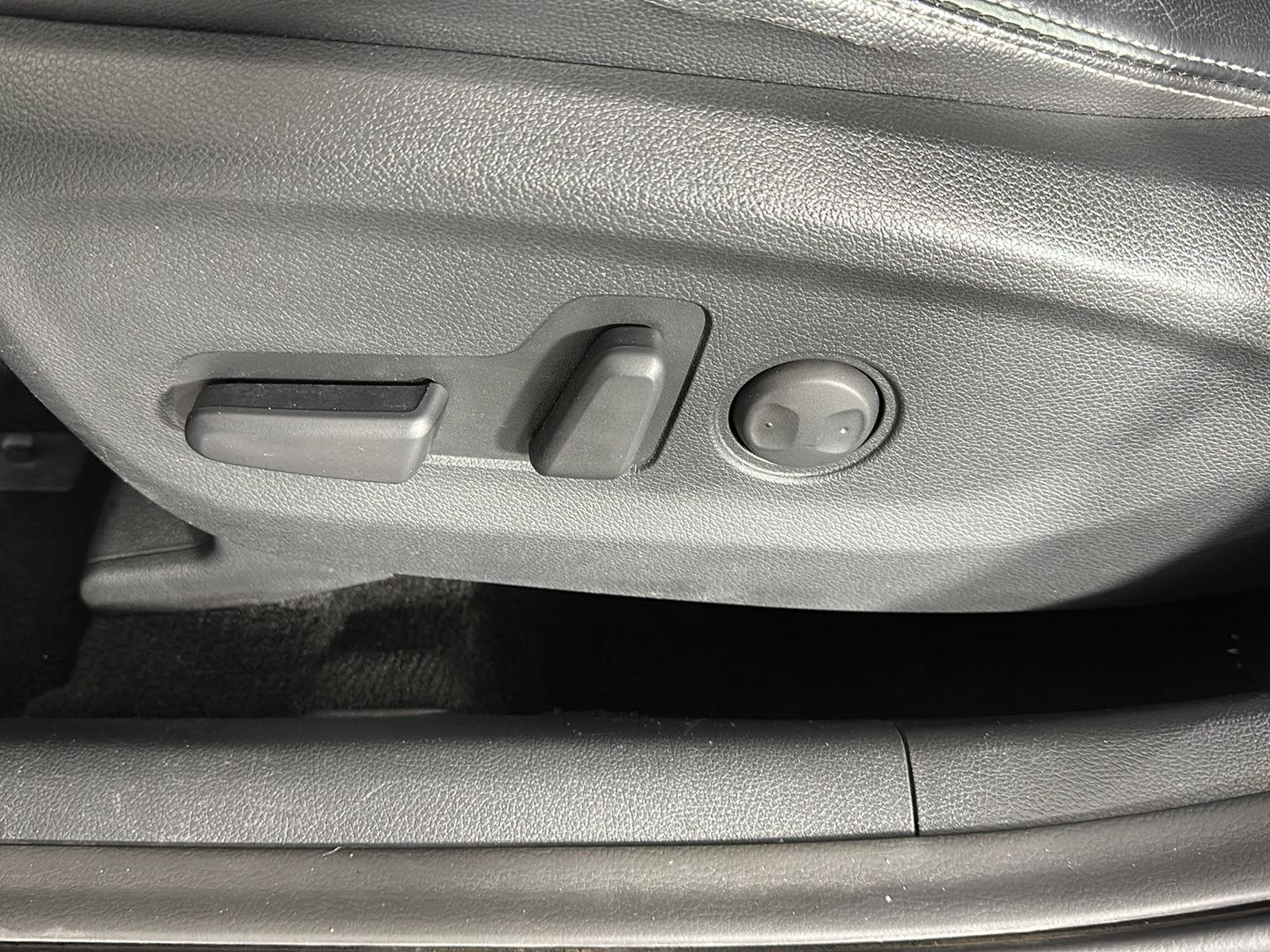 Used 2019 Pacific Blue Kia EX image 19