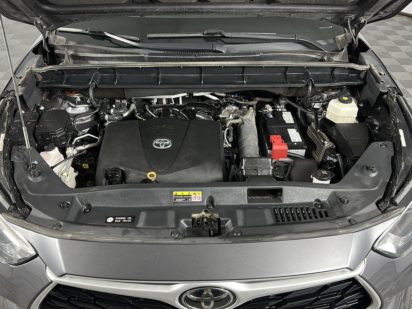 Used 2021 Magnetic Gray Metallic Toyota LE image 10