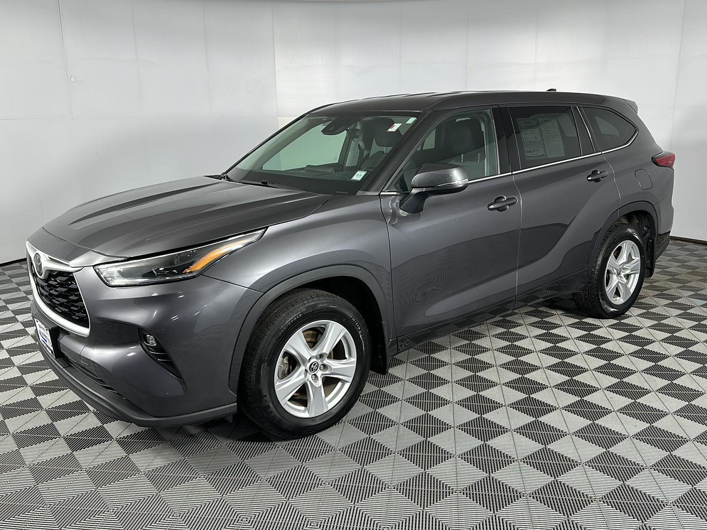 Used 2021 Magnetic Gray Metallic Toyota LE image 12