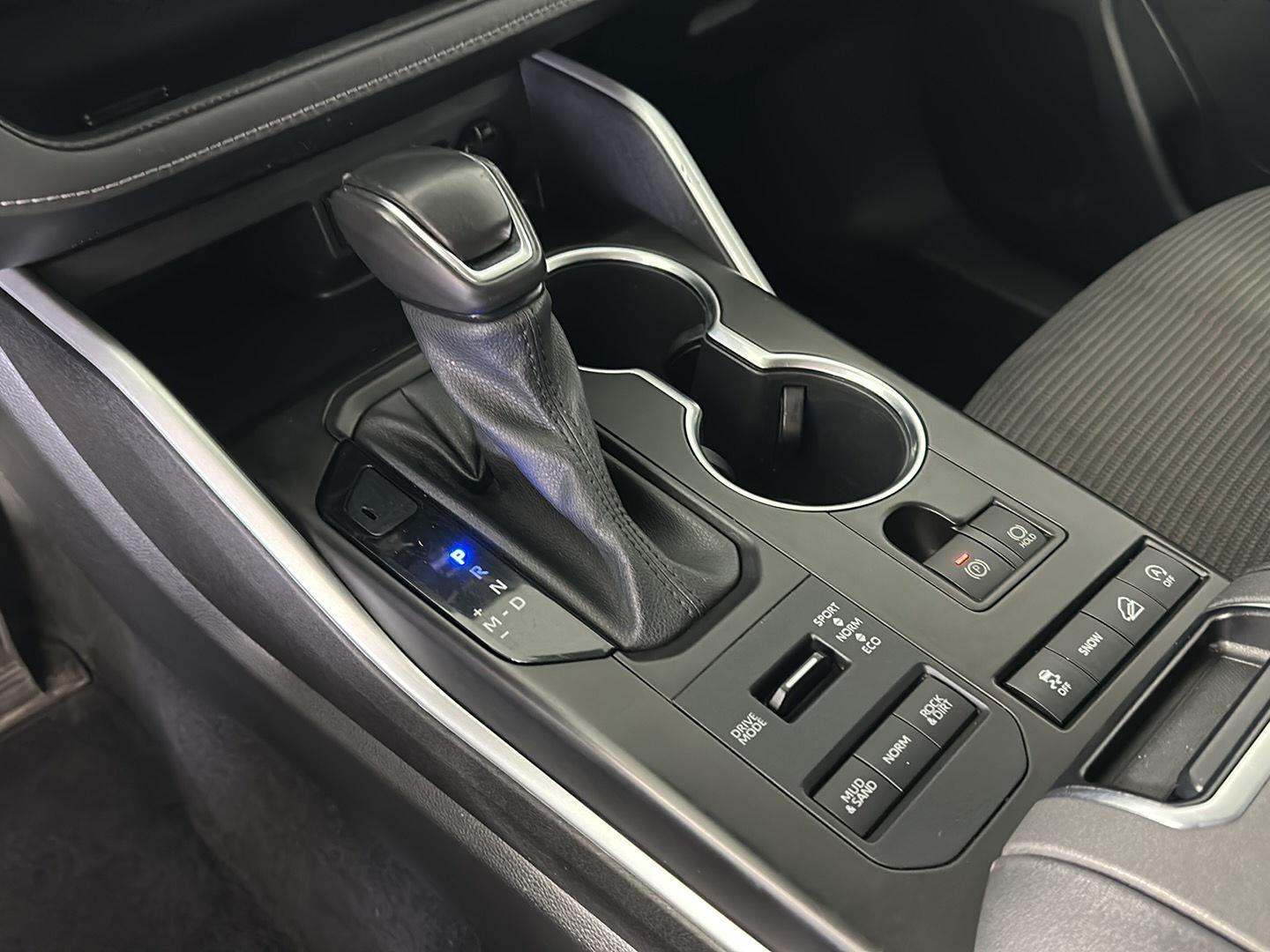 Used 2021 Magnetic Gray Metallic Toyota LE image 23