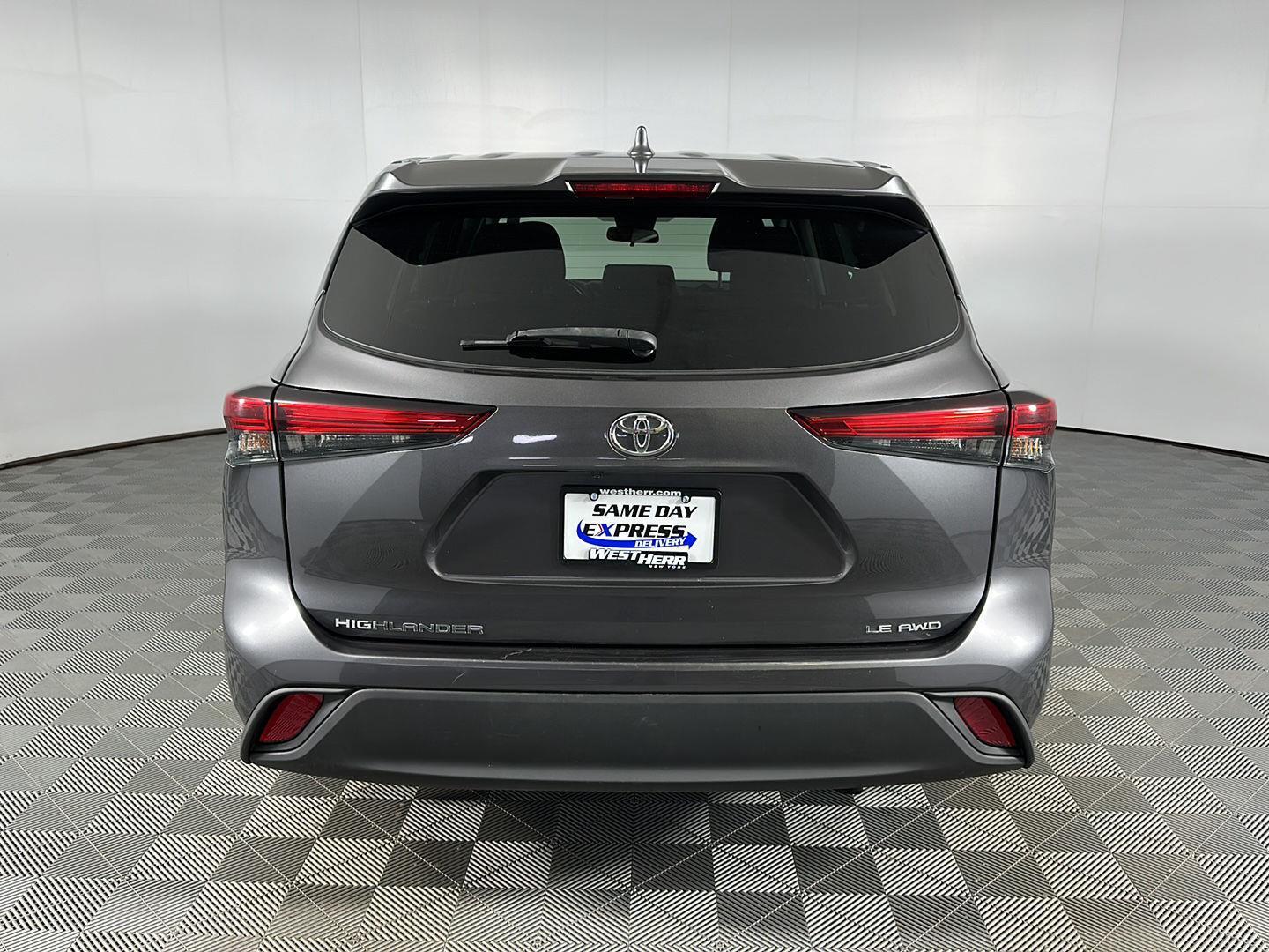 Used 2021 Magnetic Gray Metallic Toyota LE image 7