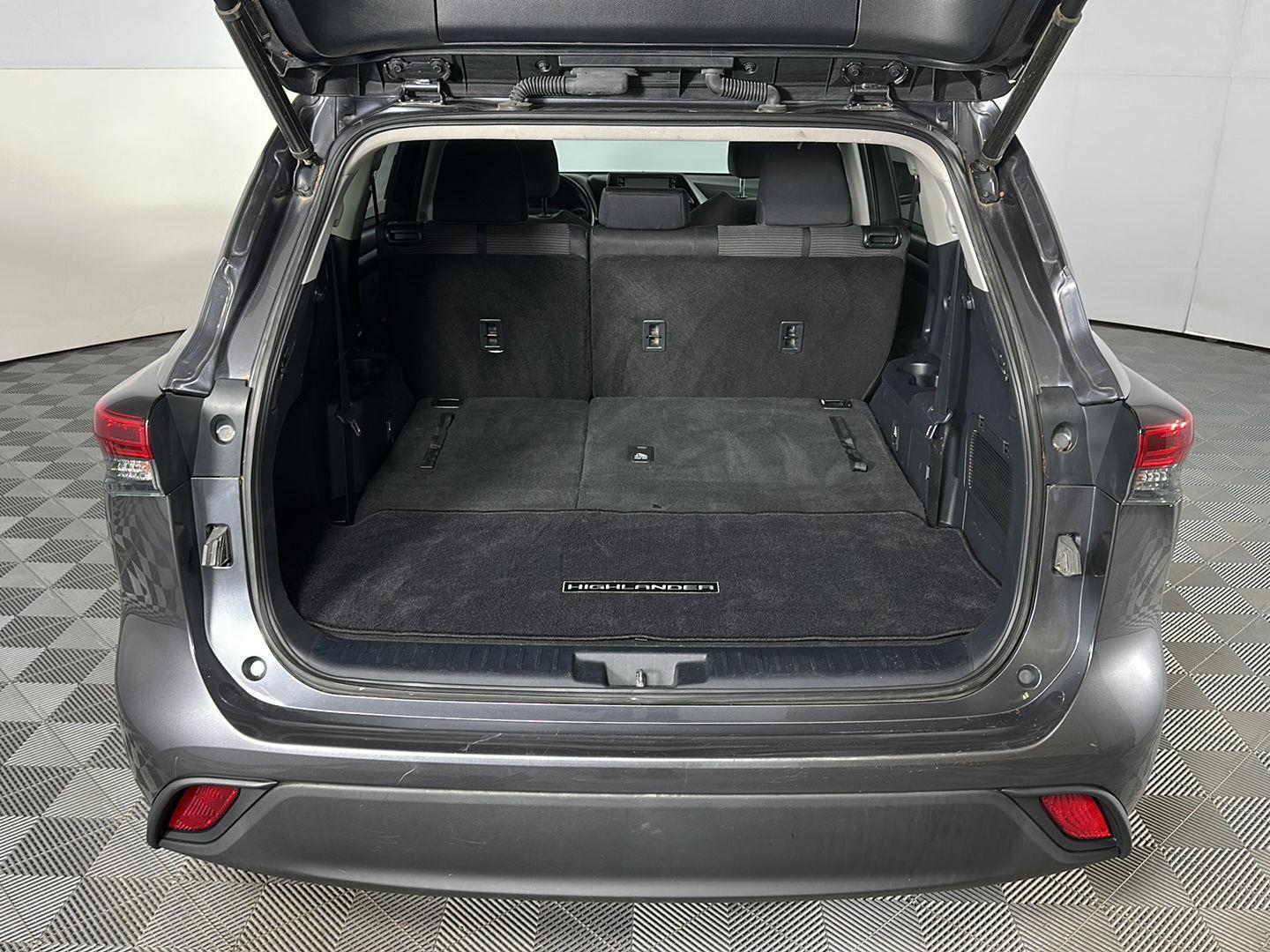 Used 2021 Magnetic Gray Metallic Toyota LE image 8