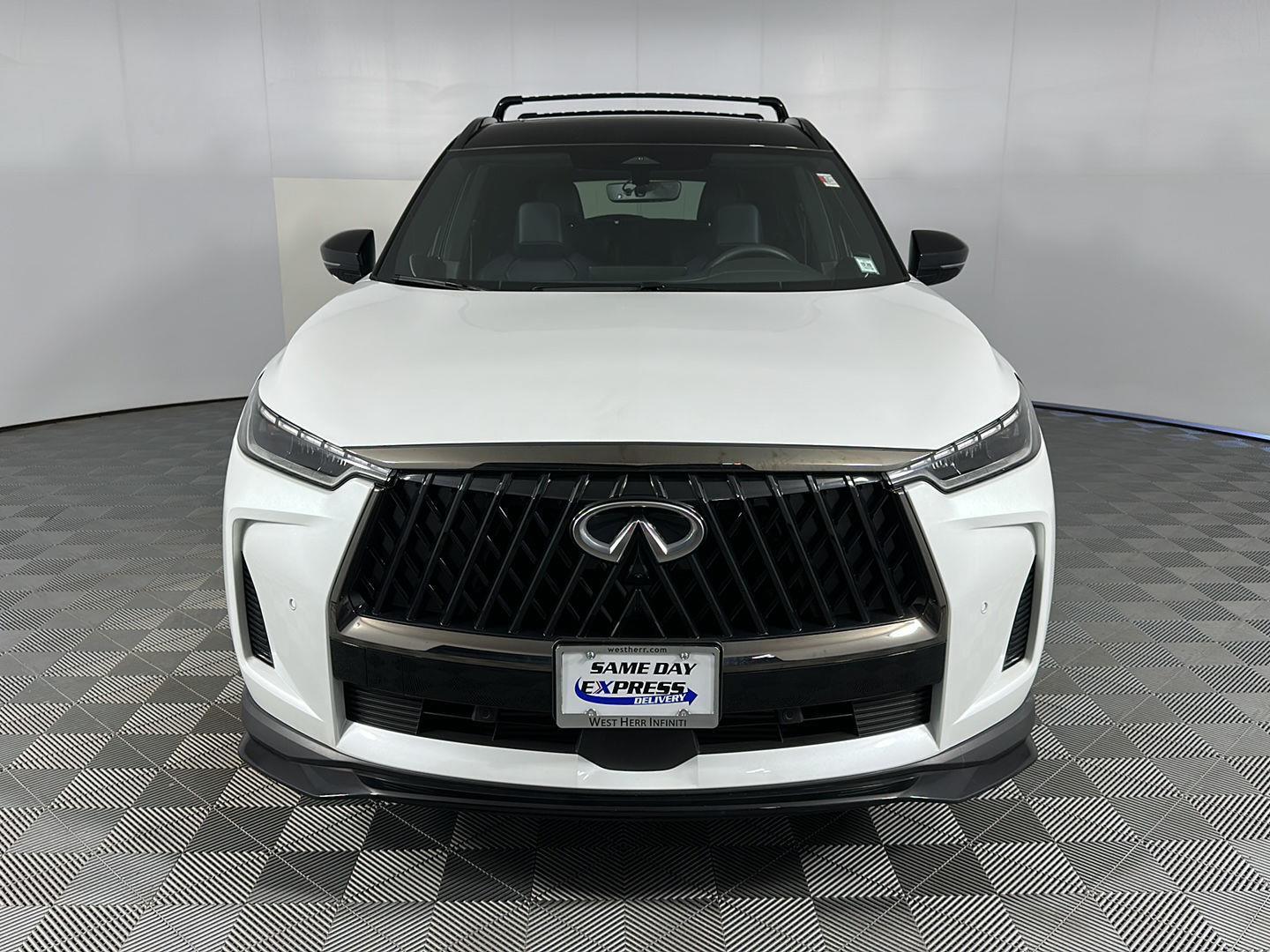 Certified Used 2026 Radiant White/Black Obsidian INFINITI SPORT image 18