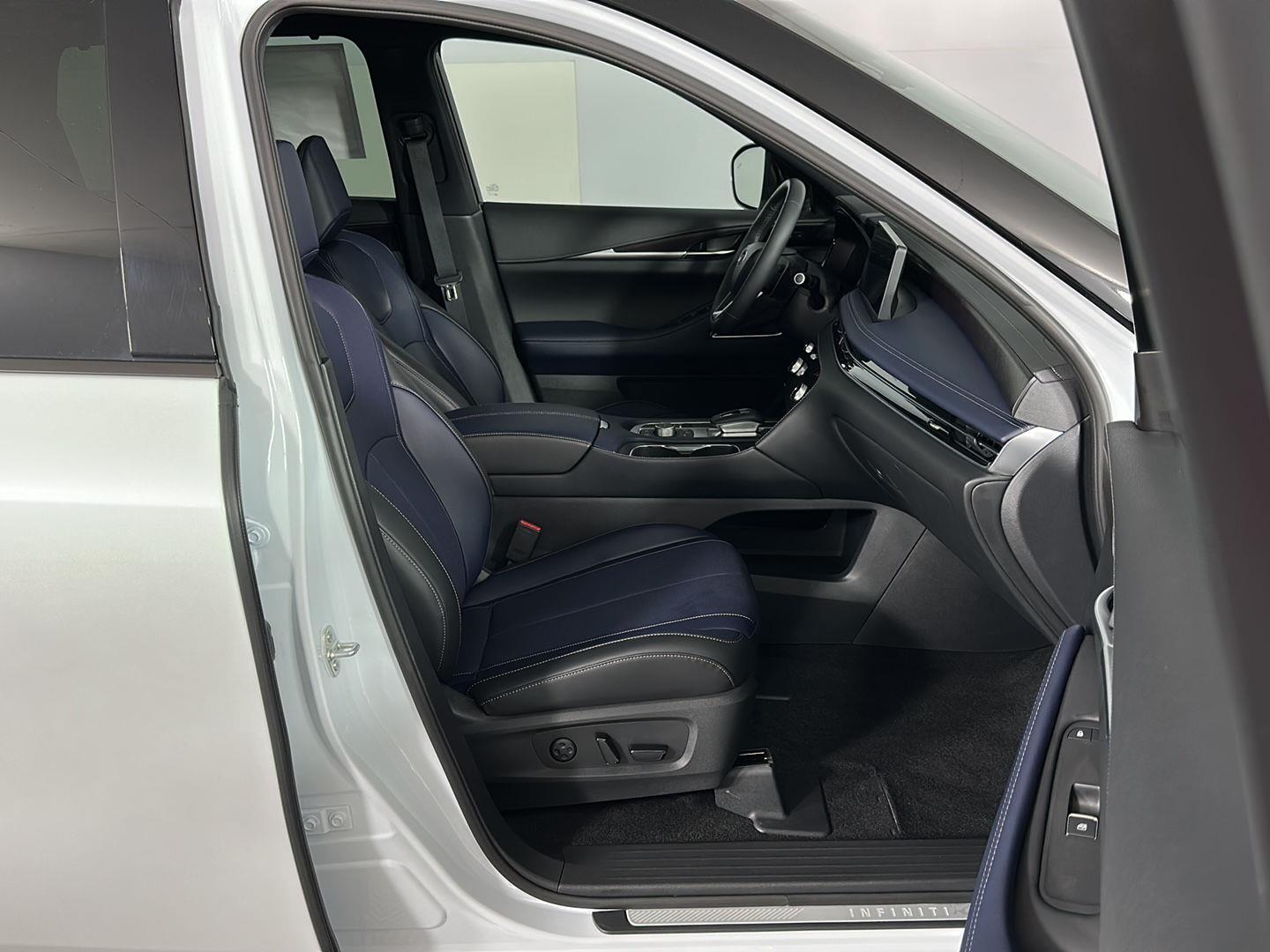 Certified Used 2026 Radiant White/Black Obsidian INFINITI SPORT image 36