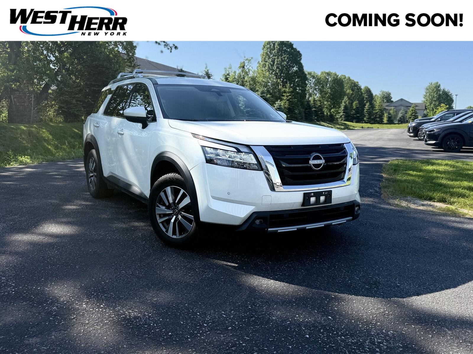 2022 Nissan Pathfinder SL