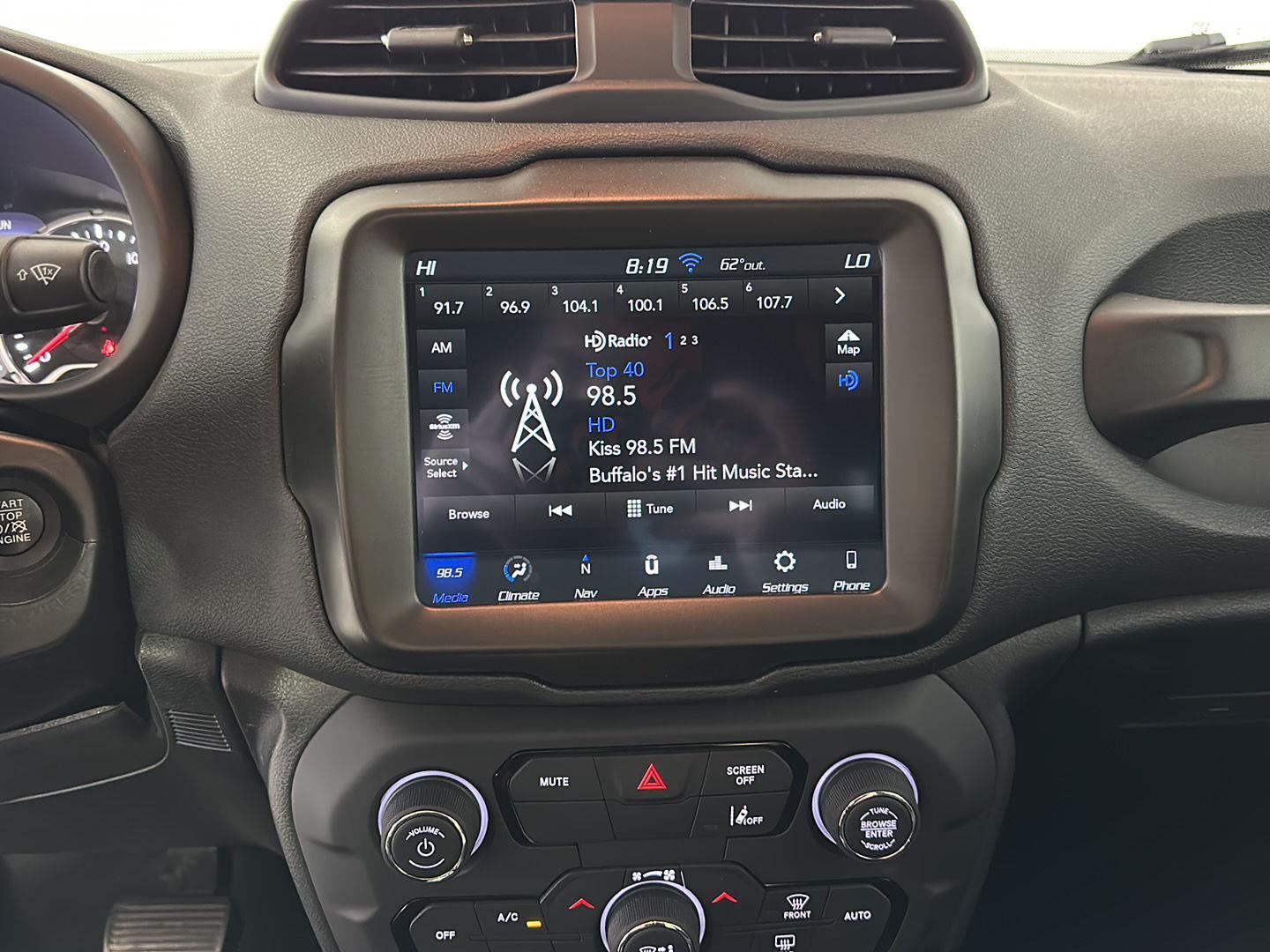 Used 2022 Sting-Gray Clearcoat Jeep Latitude image 21