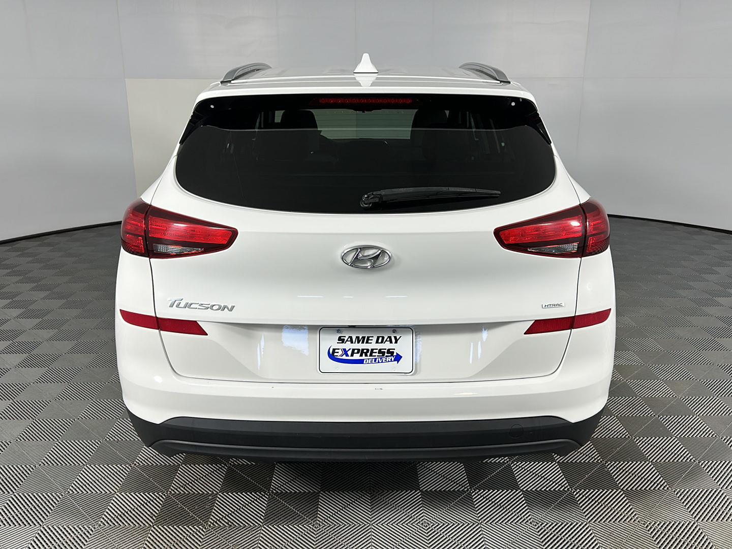 Used 2019 Dazzling White Hyundai Value image 11