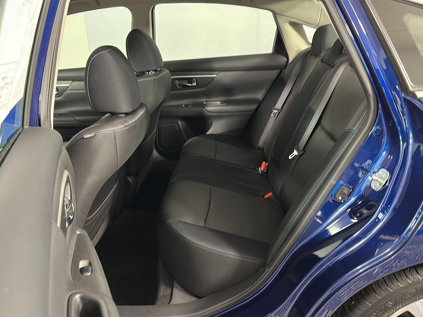 Used 2018 Deep Blue Pearl Nissan 2.5 SR image 24