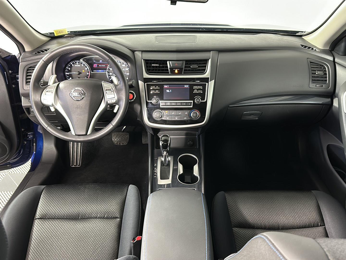 Used 2018 Deep Blue Pearl Nissan 2.5 SR image 2