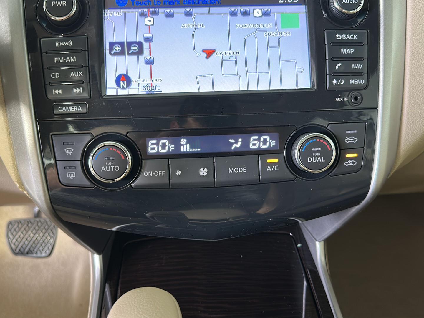 Used 2013 Pearl White Nissan 3.5 SL image 27