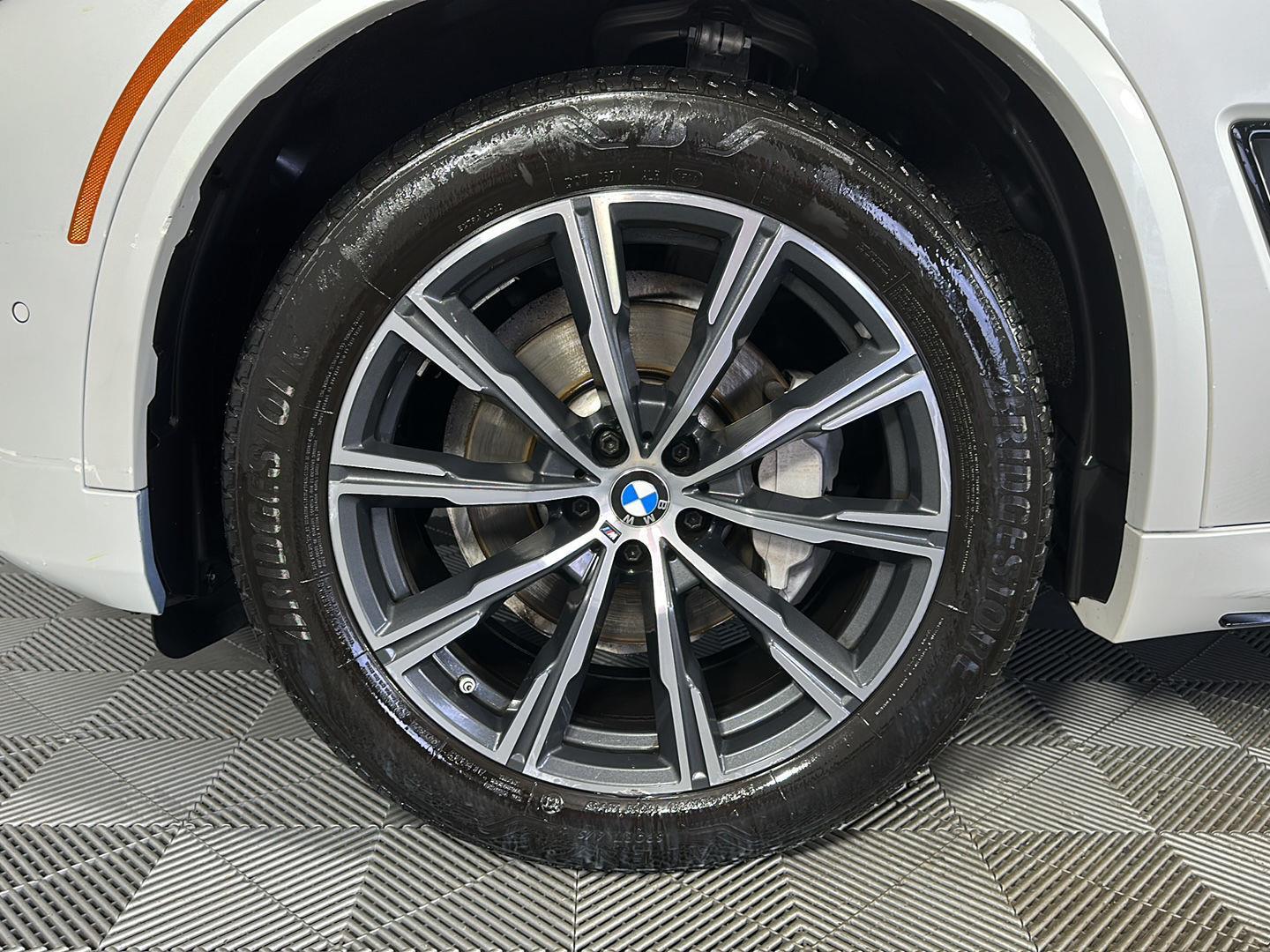 Used 2022 Mineral White Metallic BMW xDrive40i image 6