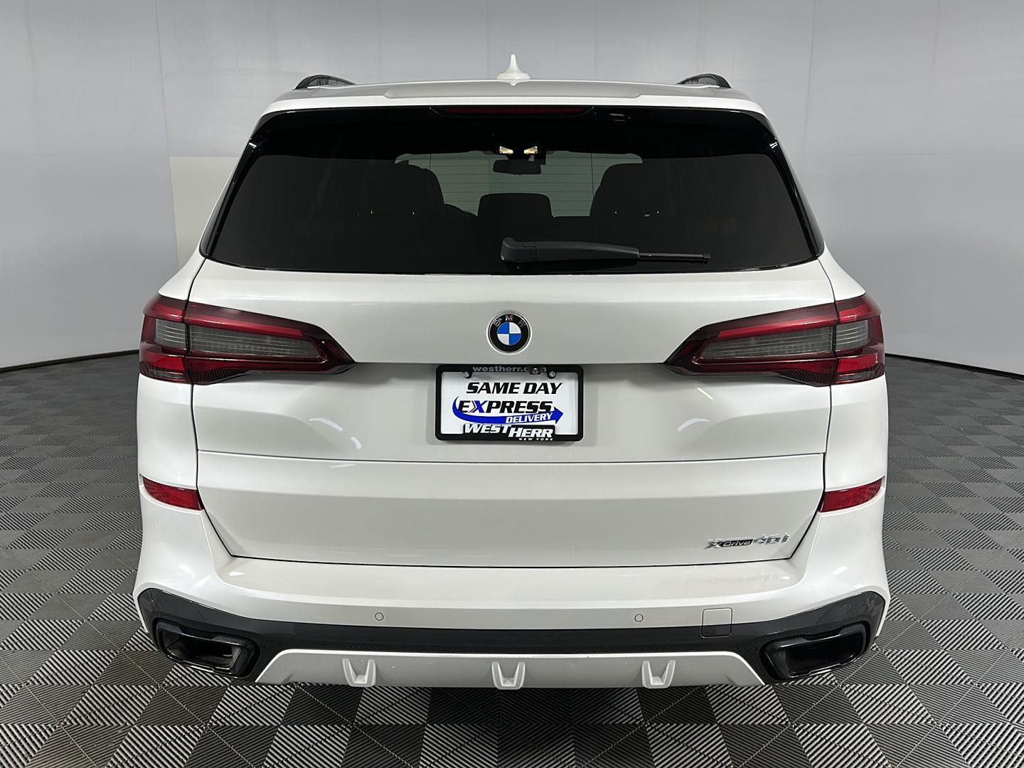 Used 2022 Mineral White Metallic BMW xDrive40i image 25