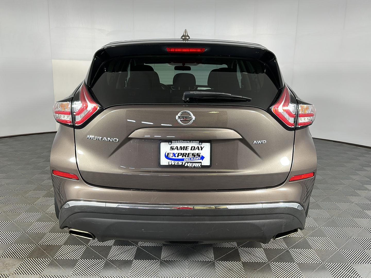 Used 2018 Java Metallic Nissan S image 9