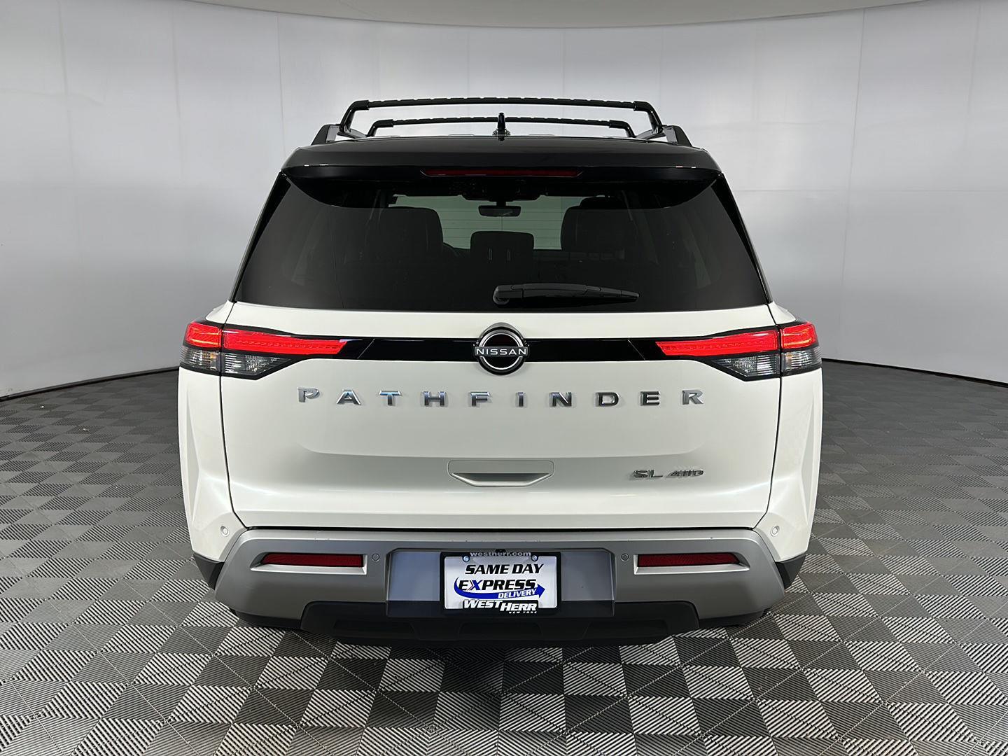 Certified Used 2024 Pearl White Tricoat/Super Black Nissan SL image 11