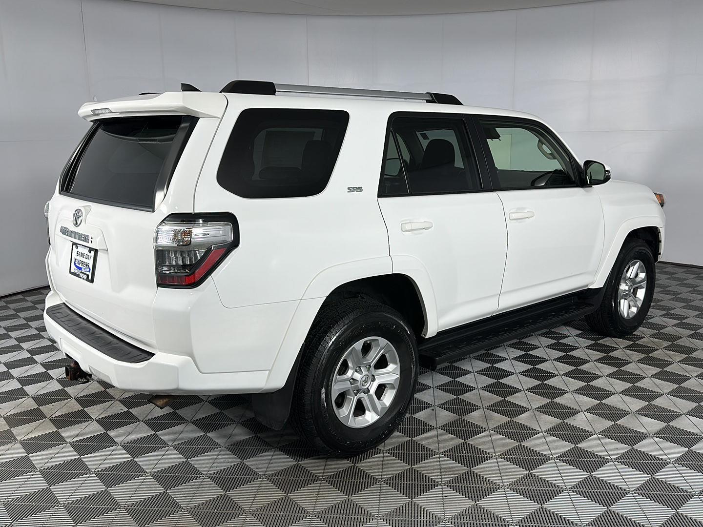 Used 2021 Super White Toyota SR5 Premium image 28