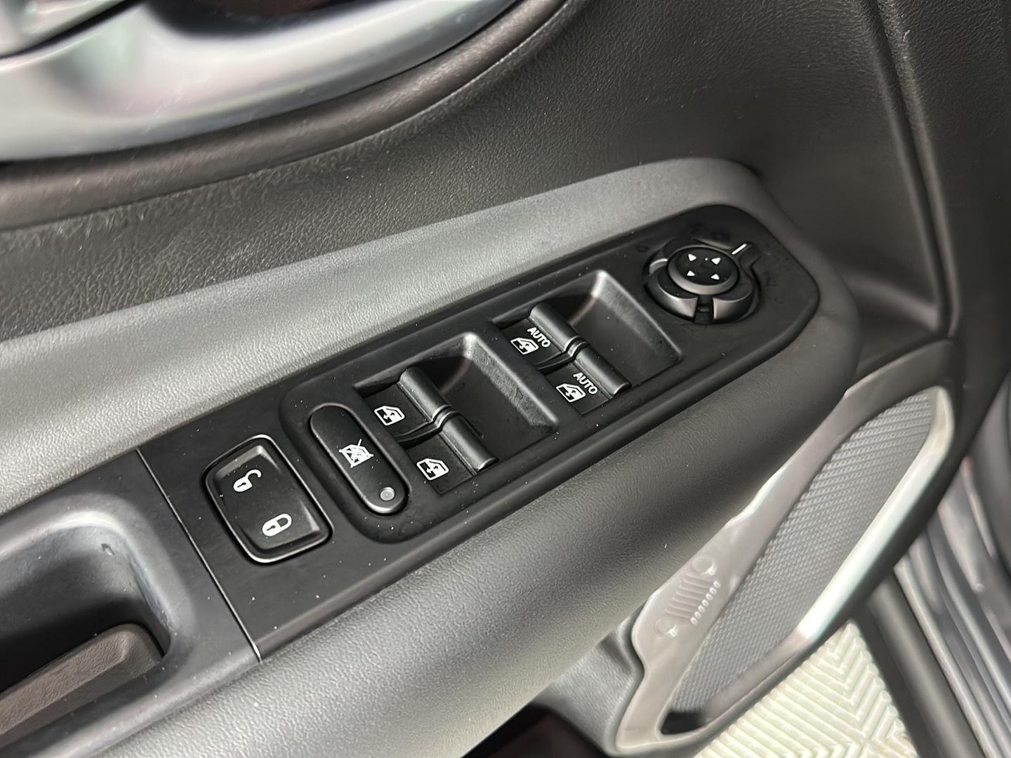 Used 2022 Graphite Gray Jeep Latitude image 16