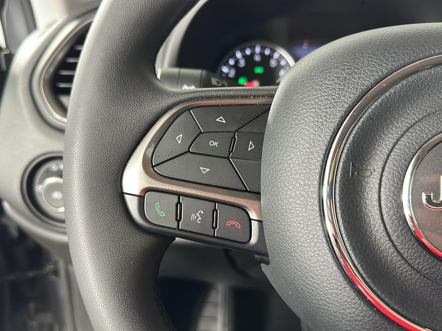 Used 2022 Graphite Gray Jeep Latitude image 18