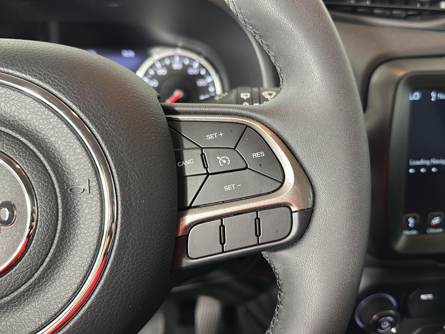Used 2022 Graphite Gray Jeep Latitude image 19