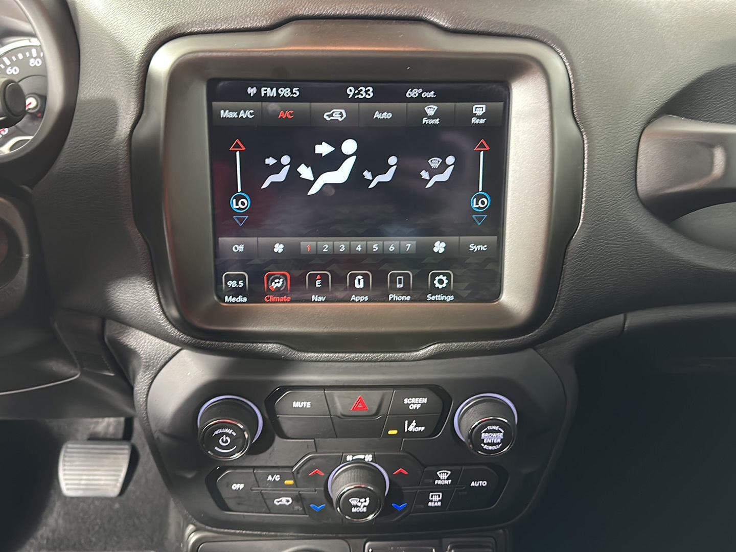 Used 2022 Graphite Gray Jeep Latitude image 22