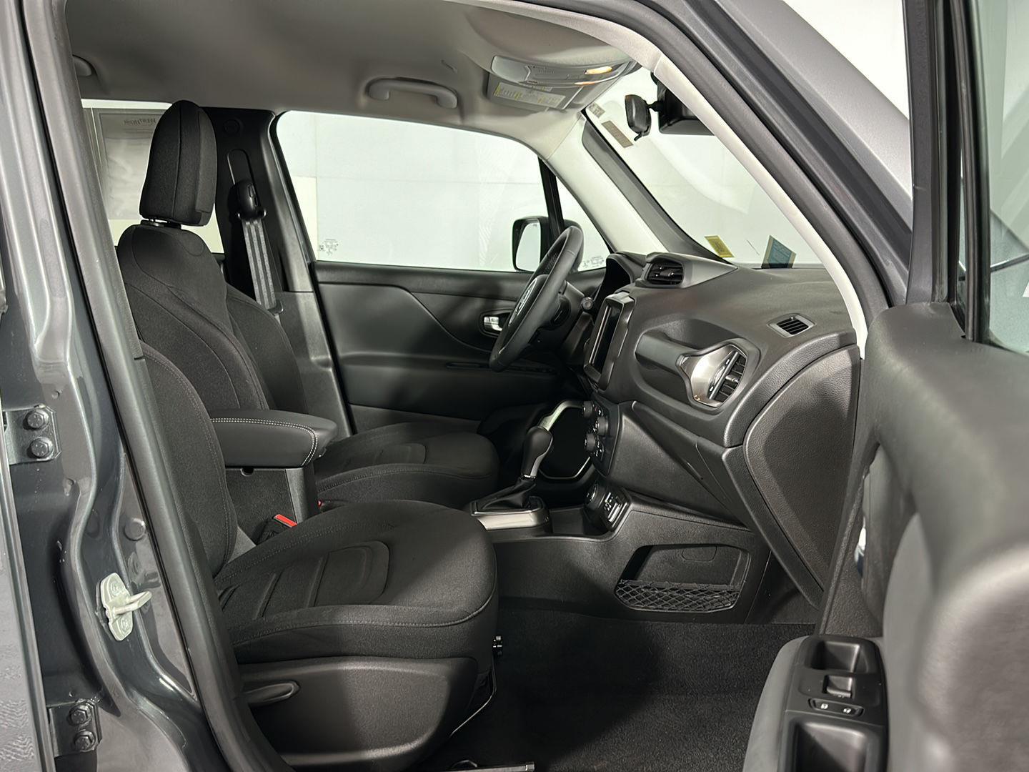 Used 2022 Graphite Gray Jeep Latitude image 28