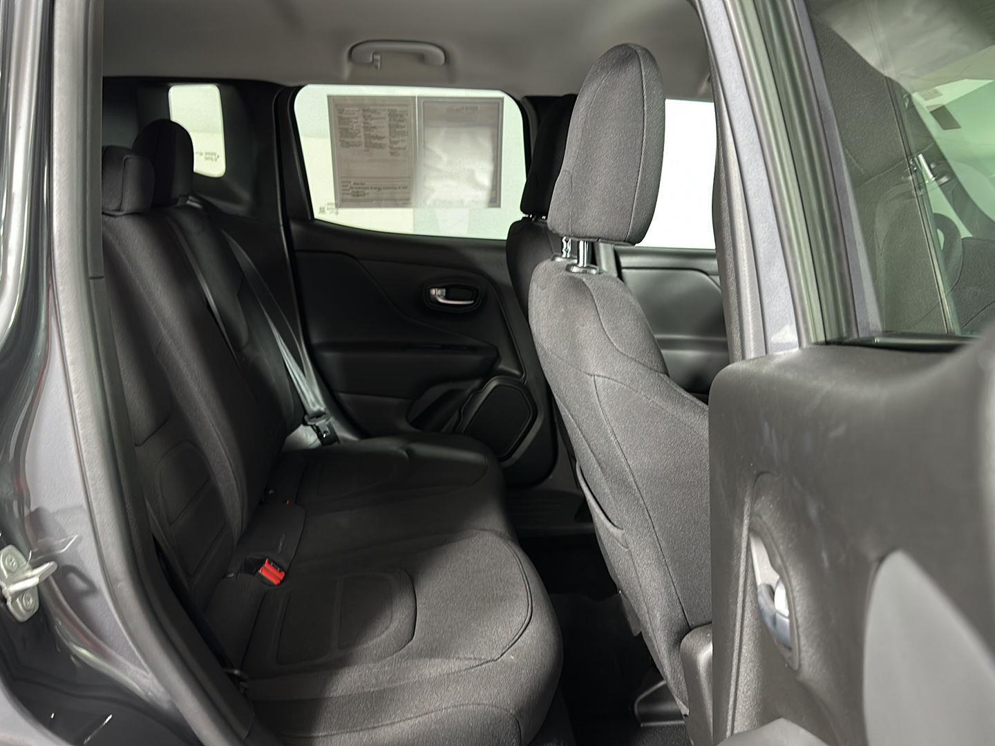 Used 2022 Gray Jeep  image 27