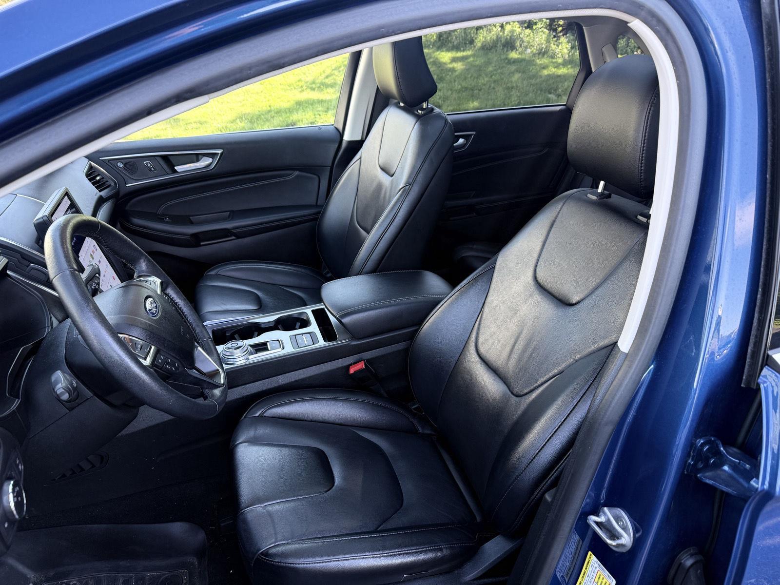 Used 2022 Atlas Blue Ford Titanium image 6
