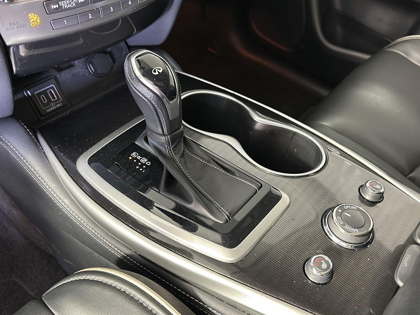 Used 2019 Majestic White INFINITI LUXE image 29