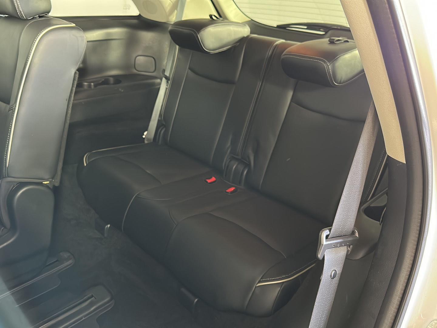 Used 2019 Majestic White INFINITI LUXE image 31