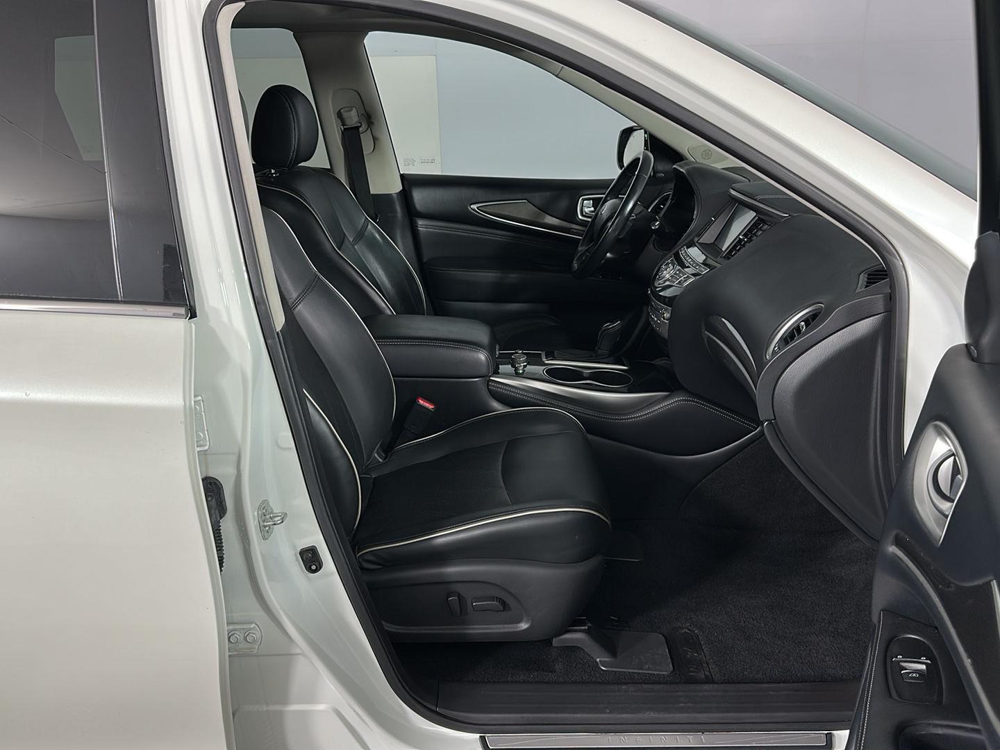 Used 2019 Majestic White INFINITI LUXE image 35