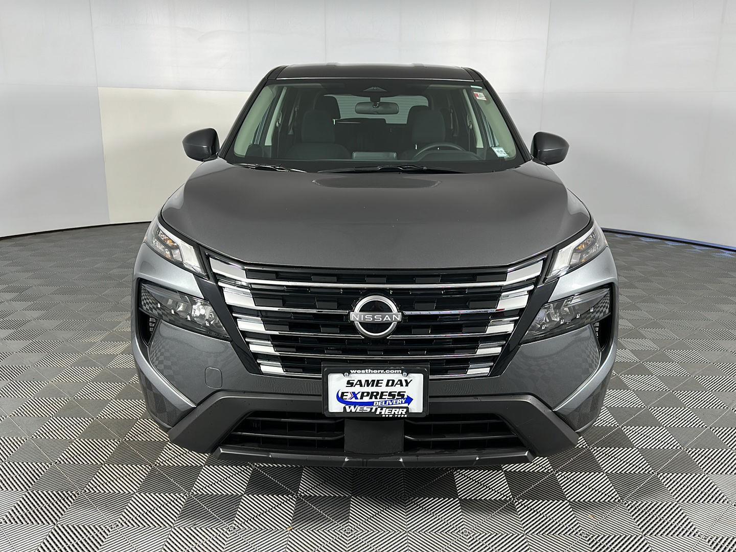 Certified Used 2026 Gun Metallic Nissan S image 14