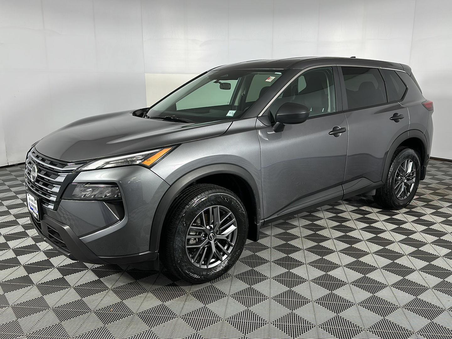 Certified Used 2026 Gun Metallic Nissan S image 15