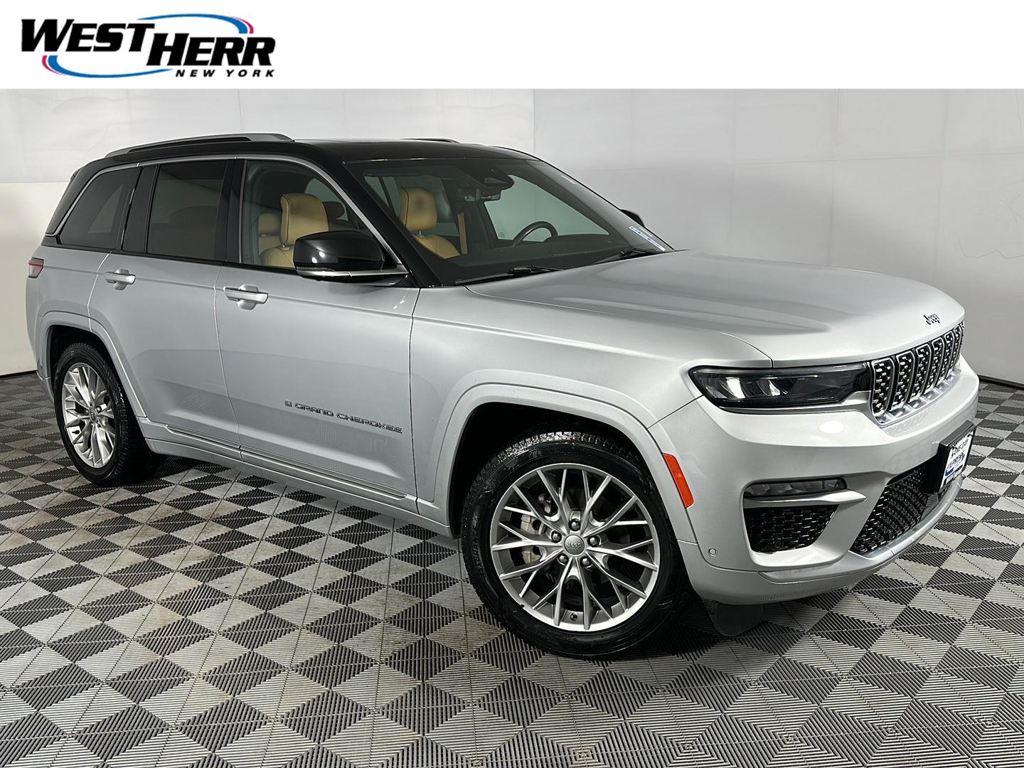 2023 Jeep Grand Cherokee Summit 4WD