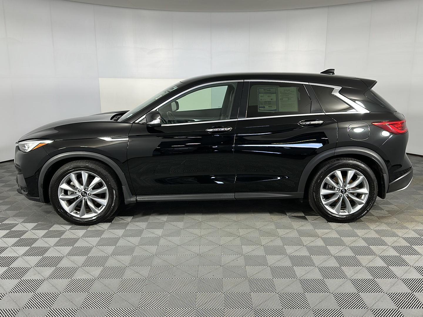 Used 2021 Black Obsidian INFINITI PURE image 15