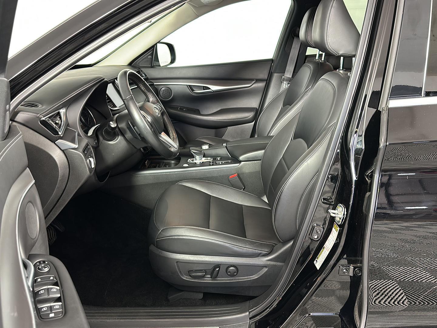 Used 2021 Black Obsidian INFINITI PURE image 5