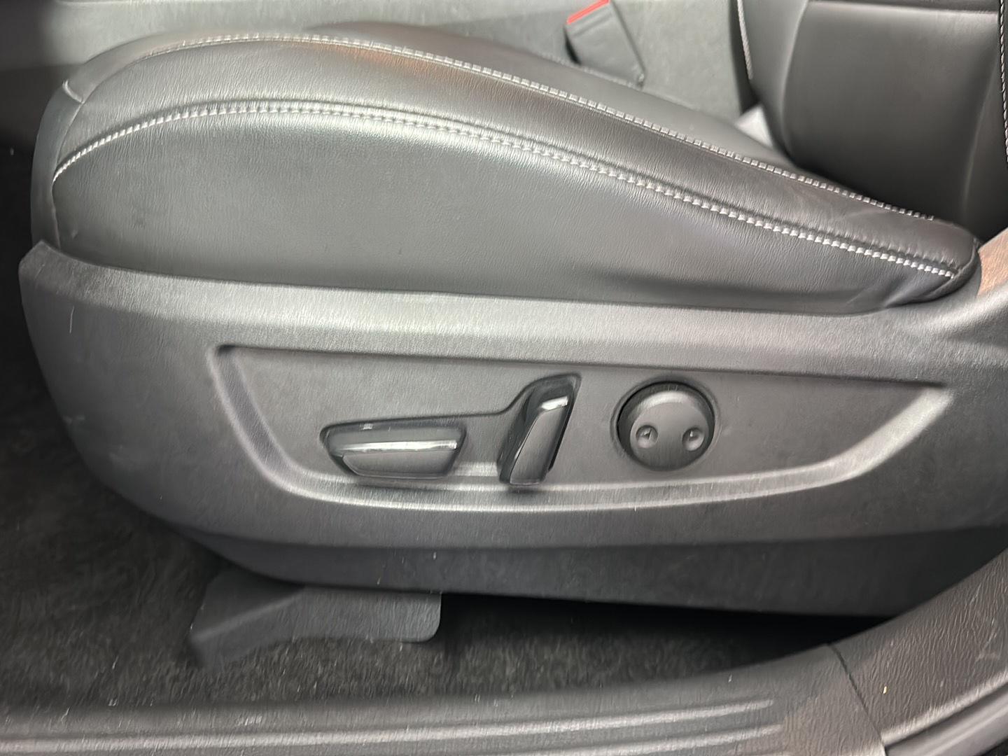 Used 2021 Black Obsidian INFINITI PURE image 16