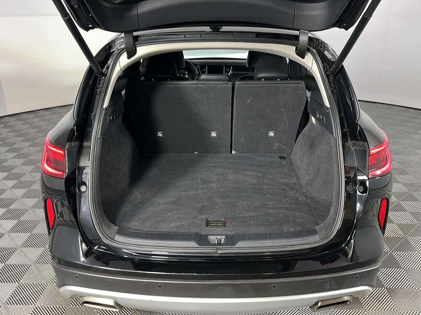 Used 2021 Black Obsidian INFINITI PURE image 9
