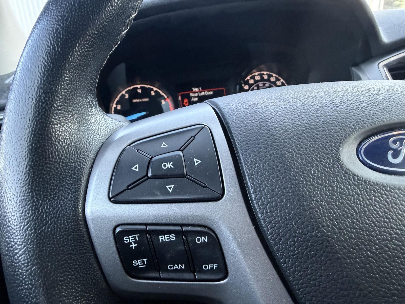 Used 2022 Velocity Blue Ford XLT image 8