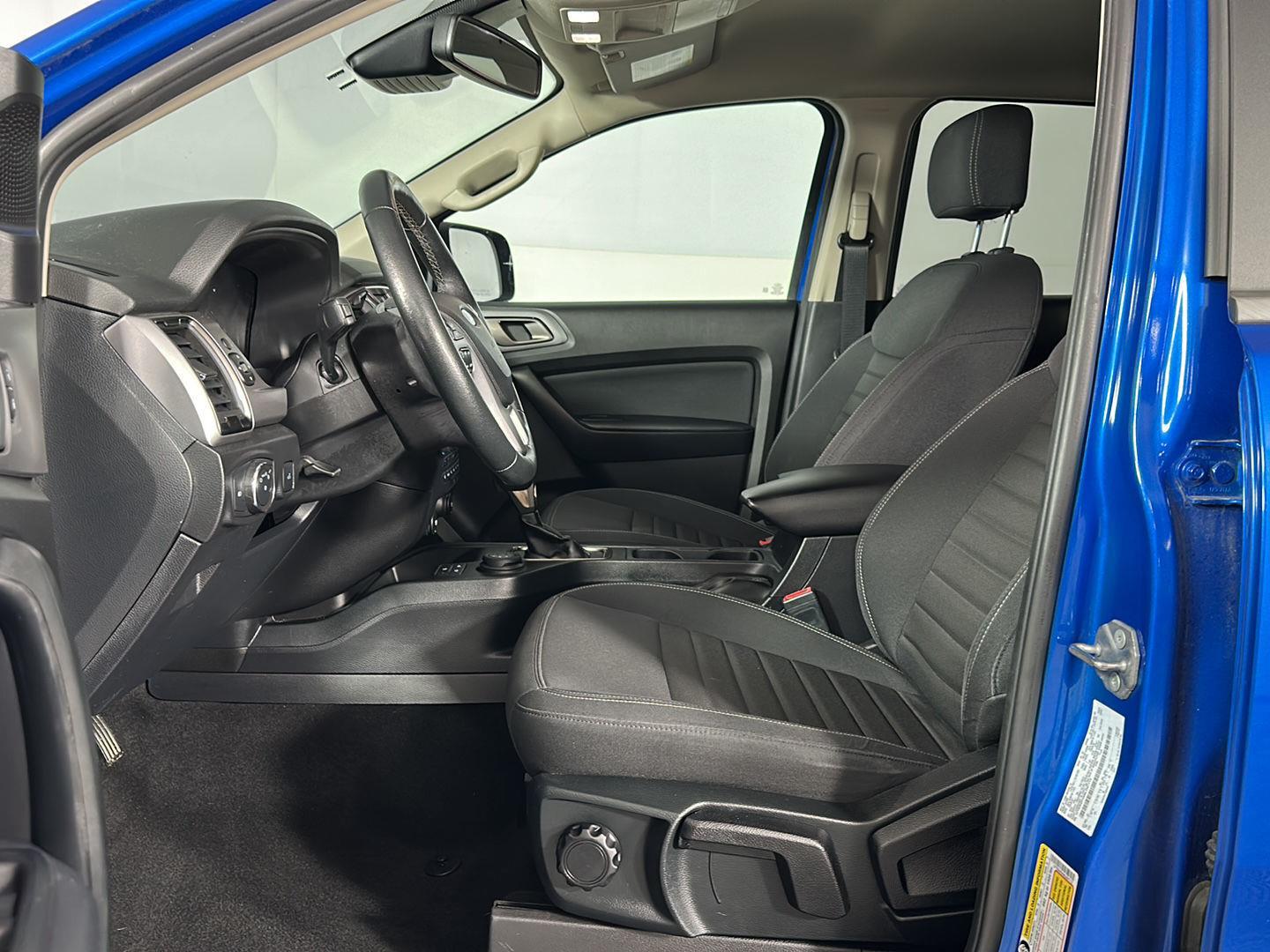 Used 2022 Velocity Blue Ford XLT image 5