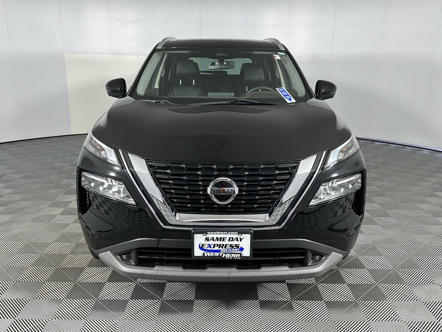 Used 2021 Super Black Nissan SV image 15