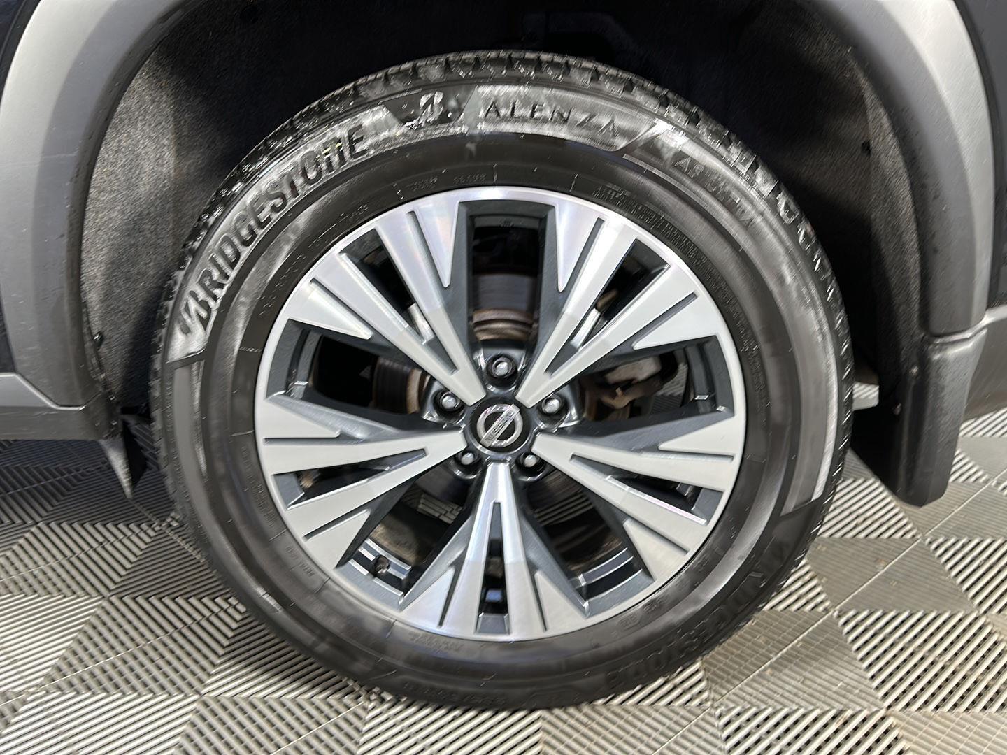 Used 2021 Super Black Nissan SV image 13