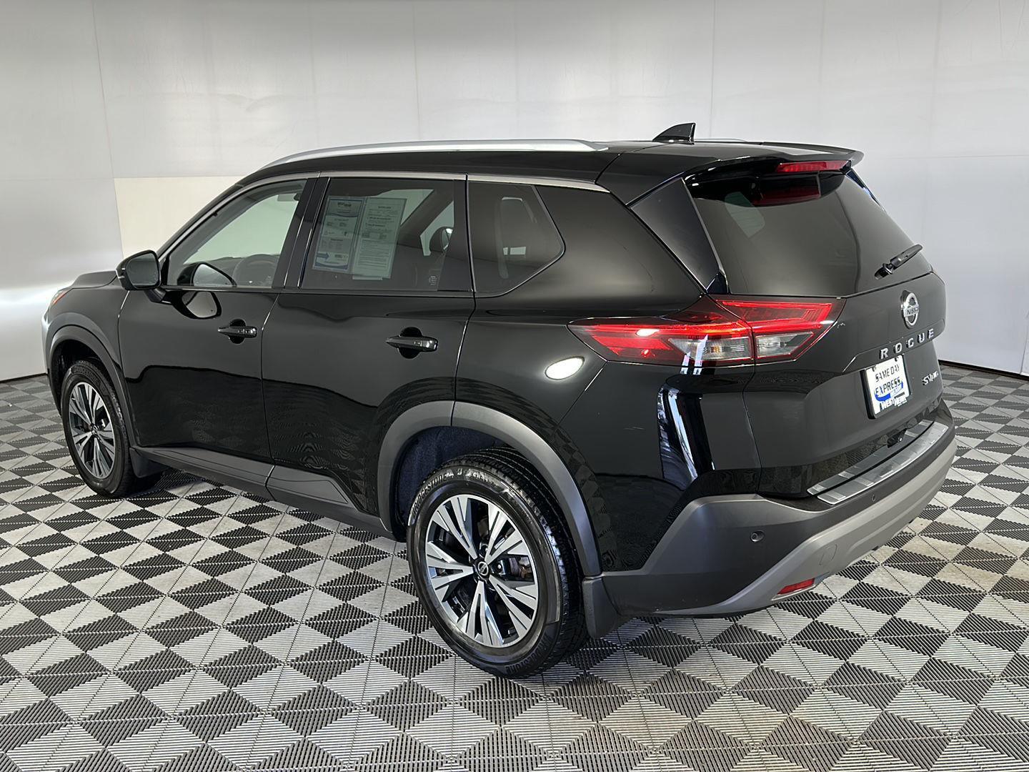 Used 2021 Super Black Nissan SV image 4
