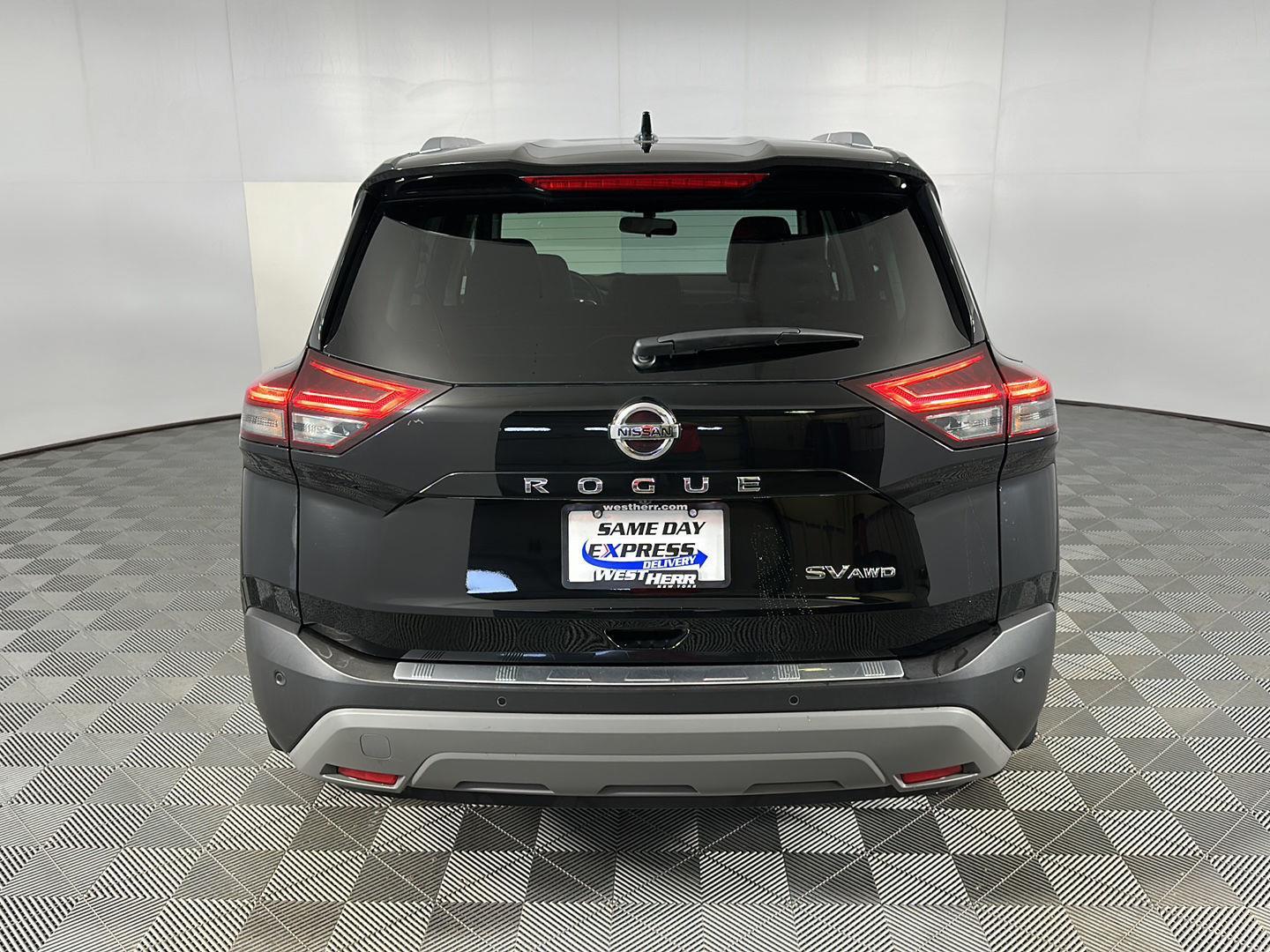 Used 2021 Super Black Nissan SV image 10