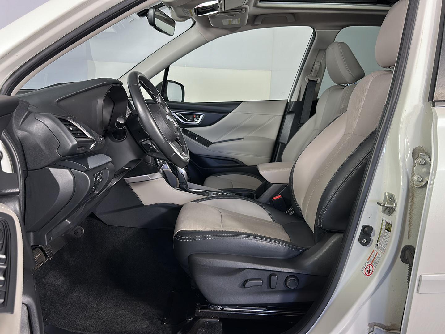 Used 2020 Crystal White Pearl Subaru Limited image 5