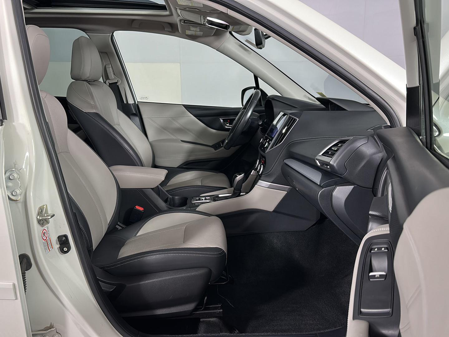 Used 2020 Crystal White Pearl Subaru Limited image 33
