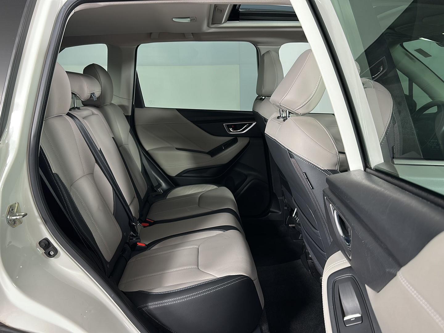 Used 2020 Crystal White Pearl Subaru Limited image 34