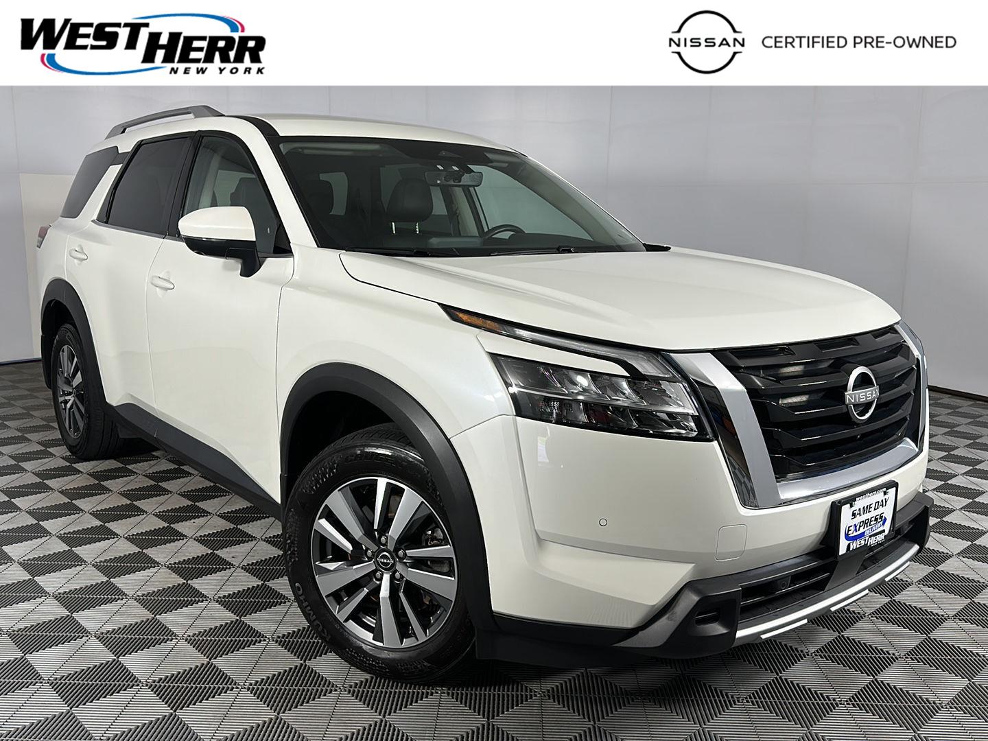 2024 Nissan Pathfinder SL