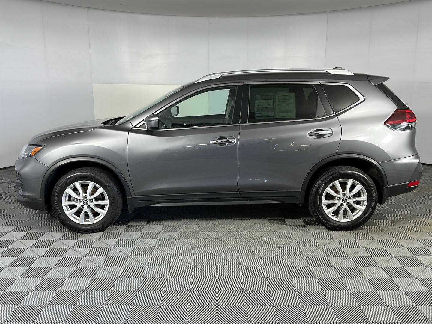 Used 2019 Gun Metallic Nissan SV image 5