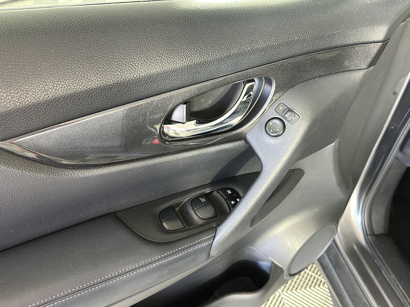 Used 2019 Gun Metallic Nissan SV image 10