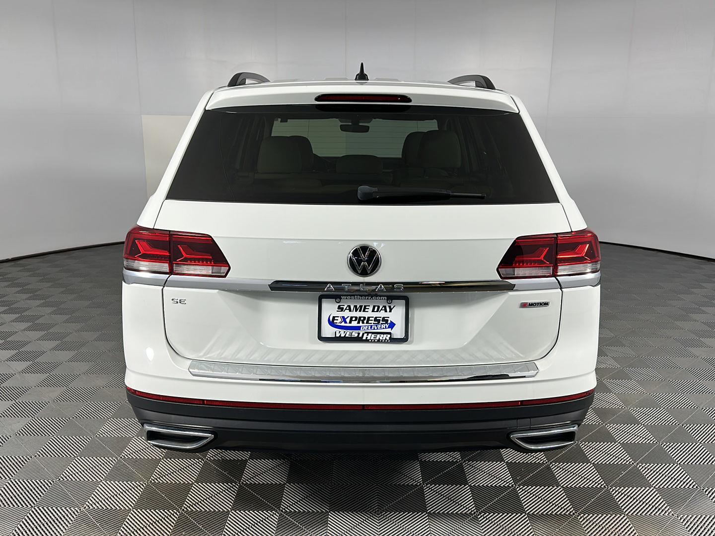 Used 2022 Pure White Volkswagen 2.0T SE image 8